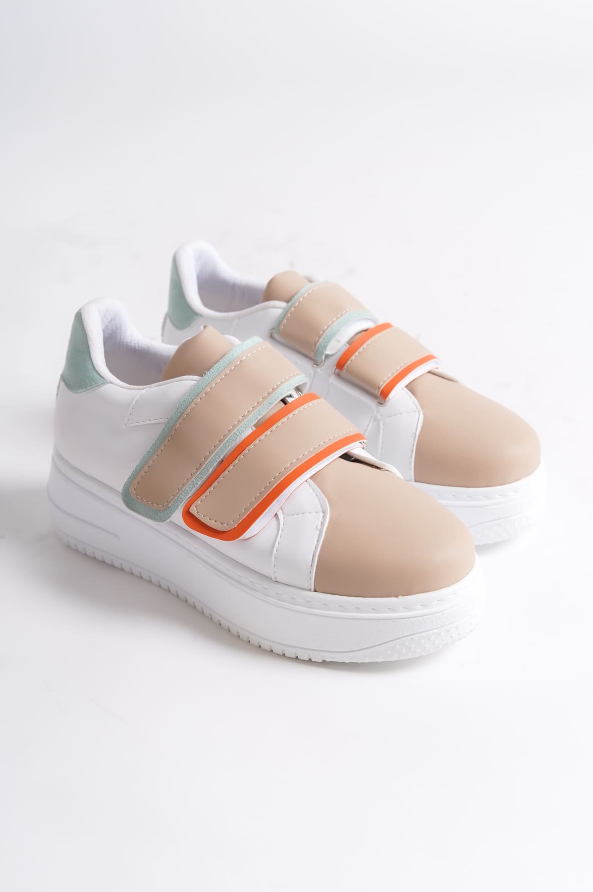 VALENCIA Bağcıksız Cırt Cırtlı Ortopedik Taban Kadın Sneaker Ayakkabı BT Beyaz/Ten VALENCIA Bağcıksız Cırt Cırtlı Ortopedik Taban Kadın Sneaker Ayakkabı BT Beyaz/Ten